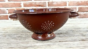 Mid Century HEAVY Enamelware Brown Colander Strainer Double Handle 9.5" x 4.75" - Picture 1 of 13