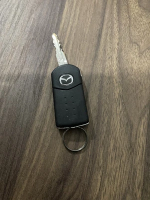 Para 2010 2011 2012 2013 Mazda 3 Coche Sin Llave Abatible Control Remoto Llavero Transmisor Foto 1 de 3