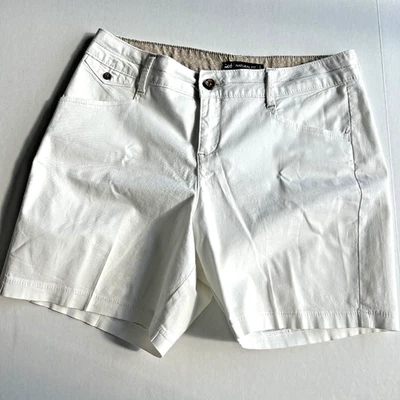 LEE Womens Natural Fit Chino Shorts Womens M White Cotton Spandex Stretch - Image 1 of 4