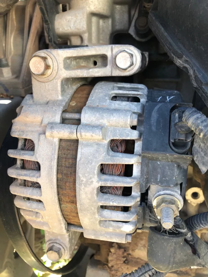 Alternador 20758749 compatible con Chevrolet HHR 2008-2011 2,2 L probado Foto 1 de 1