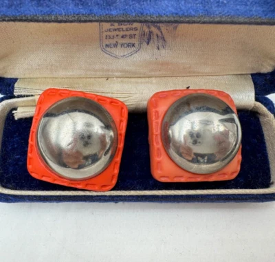 LOTE DE 2 BOTONES RETRO BAYA ROJO CUADRADO TONO PLATA ESFERA METAL CÚPULA ALTA Foto 1 de 4