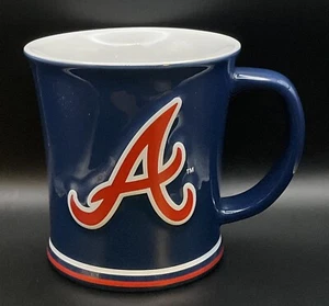 Taza de café de cerámica Atlanta Braves MLB en relieve 15 fl oz nueva/sin usar - Imagen 1 de 4
