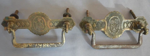 PAIR ANTIQUE 19TH C EASTLAKE DRESSER DRAWER BAIL PULLS & BACKPLATES (H24) Cover