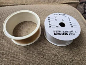Cinta de poliéster blanca de 5 m (197") por 1" Snovita de Ikea y rollo parcial de oro - Imagen 1 de 3