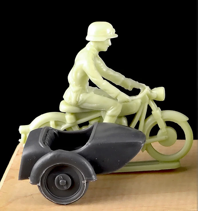 Combo de motocicleta alemana Marx Segunda Guerra Mundial - plástico de colores mixtos - 1990 - stock bajo Foto 1 de 1