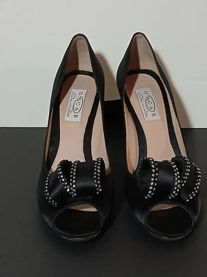 Zapatos Oscar de la Renta para mujer negros punta abierta tacones/lazo de cristal Italia talla 8M  Foto 1 de 4