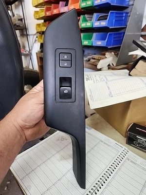 TOYOTA C-HR CHR 2021-2022 INTERRUPTOR VENTANA LATERAL PASAJERO DELANTERO DERECHO NEGRO OEM Foto 1 de 4