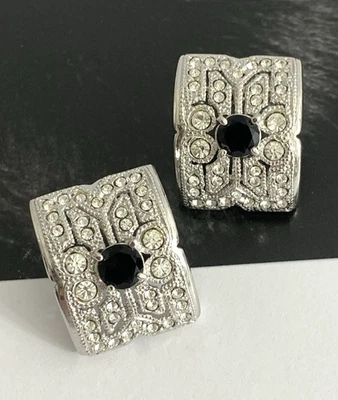 Pendientes NADRI enchapados en rodio ritmo circonita cúbica cristal declaración perforados NUEVO Foto 1 de 4