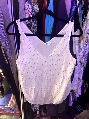 Camiseta sin mangas Old Navy para mujer blanca a lunares - talla M Foto 1 de 4