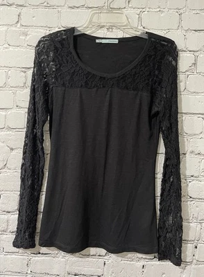 Maurices 黑色长袖上衣 S 码针织黑色蕾丝装饰 — 第 1/4 张图片