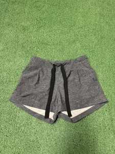 Lululemon Spring Break Away Short II Size 4 Mid-Rise Heather Grey 2.5in Athletic - Picture 1 of 14