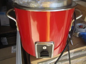 Vollrath - 7217755 - 7 qt Fire Engine Red Stock Pot Kettle Rethermalizer - Picture 1 of 5