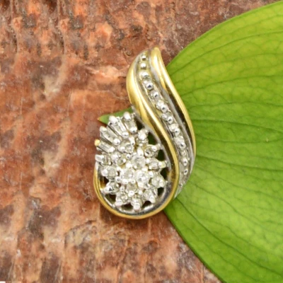 Colgante deslizable decorativo con racimo de diamantes de oro amarillo y blanco de 10 k Foto 1 de 3