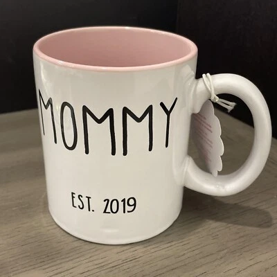 Taza de té de café rosa blanco Home Essentials Mommy EST 2019 Foto 1 de 4