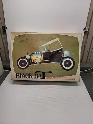 LINDBERG 1966 Vintage BLACK BAT Ford T-Bucket Hot Rod Model Kit in Box - Image 1 of 4