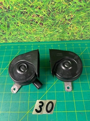 13-19 MERCEDES GL ML GLE GLS CLASS (W166 X166) HIGH & LOW TONE SAFETY HORN SET-2 - Image 1 of 4