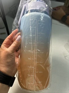 Motivierende Trinkflasche mit Pop Top Deckel und Griff 42oz blau und orange - Bild 1 von 6