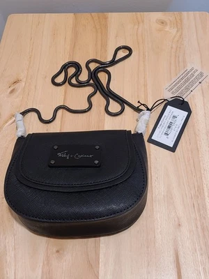 Bandolera de hombro Foley + Corinna de cuero negro City Eclipse mini bolso de silla de montar Foto 1 de 4