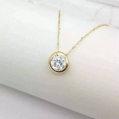 1 克拉圆形实验室制作钻石边框单颗项链 14k 镀黄金 — 第 1/4 张图片