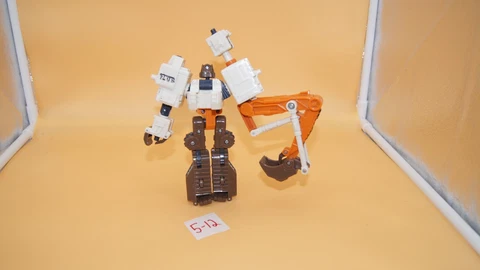 2003 Transformers Armada HOIST - Missing Minicon Cover