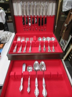 Juego de cubiertos de plata rosa victoriana Rogers & Son IS de 52 piezas de servicio para 8 Wm Foto 1 de 4