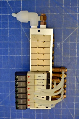 040M12A / TW93205 CONJUNTO DE ELECTROVÁLVULAS CON 6 VÁLVULAS DE AIRE A040-4E1-34W / KOGANEI Foto 1 de 4