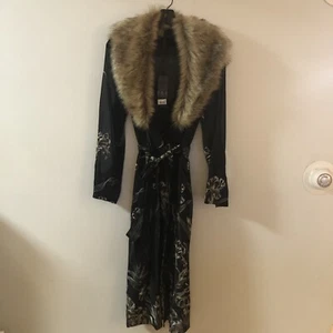 BCBG Max Azaria Black Embroidered Sheer Robe with Faux Fur Collar Size XXS NWT - Picture 1 of 12