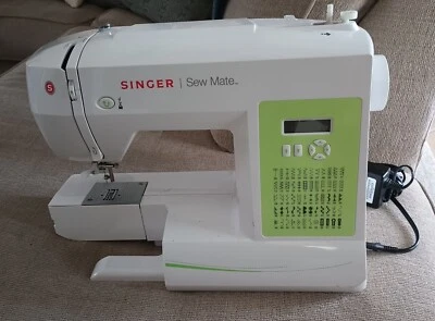 SINGER 5400 Sew Mate Computerized Sewing Machine with 154 Stitch Applications - Image 1 of 4