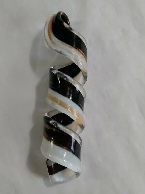Colgante de vidrio artístico blanco y negro vidrio cinta arremolinada cobre forma Hi Lites 2,5"  Foto 1 de 4