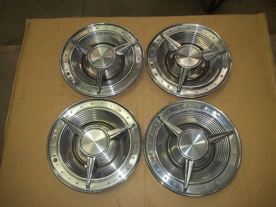 Pontiac Bonneville 1962 62 tapacubos llanta tapacubos 14" spinner usado Y7 4 Foto 1 de 4