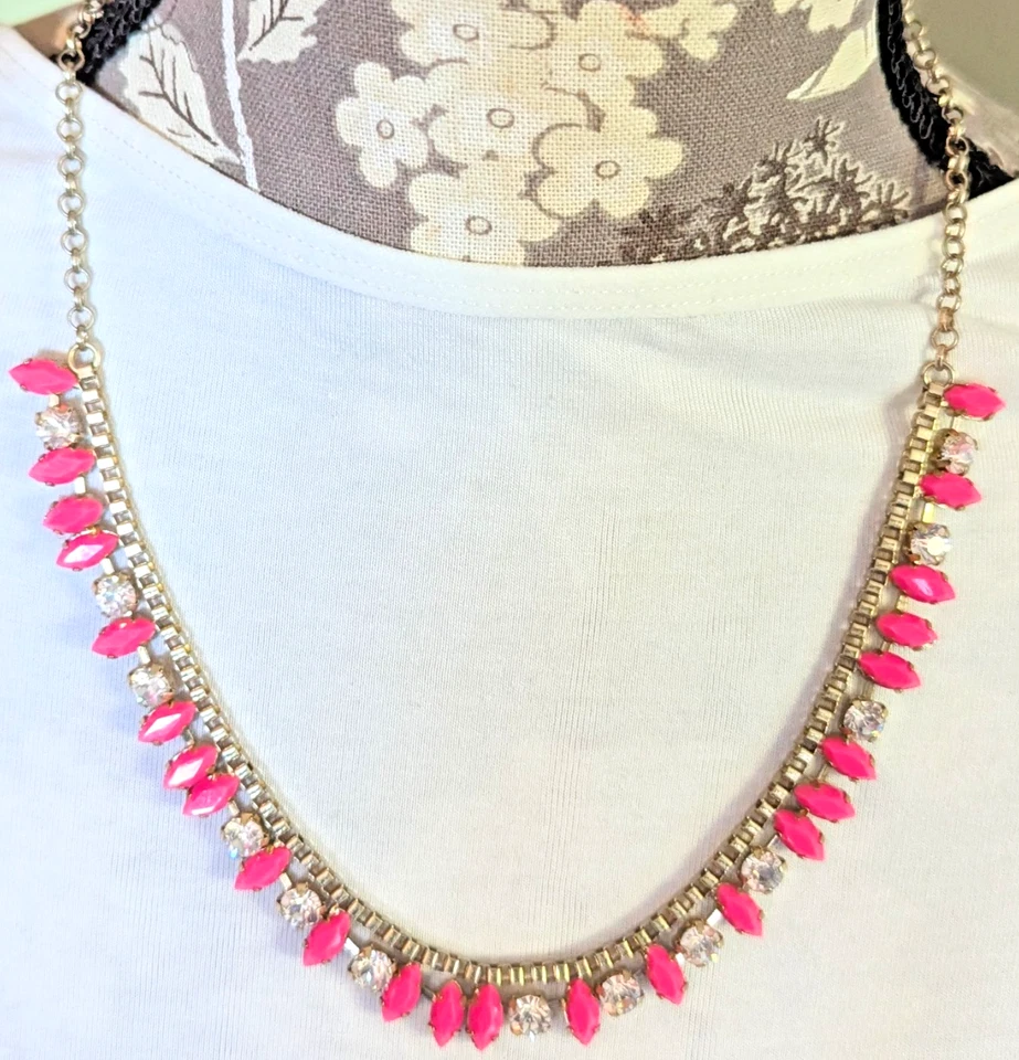 Colar retrô J Crew 1990 declaração rosa com pedras tipo cristal cintilante! - Imagem 1 de 4