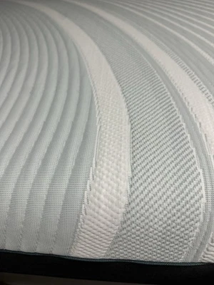 Colchón híbrido Tempurpedic ProAdapt Medium Pro Adapt King Foto 1 de 4