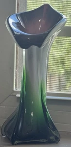 Art Glass Vase Jack In The Pulpit Ribbed Cased Purple Flower White Green 8x4 1/2 - Picture 1 of 7