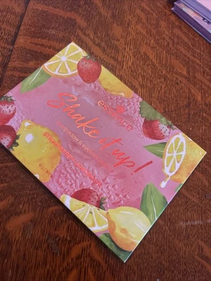 ESSENCE Shake It Up Eye Palette - Colourful Funky Vibrant Eyeshadow & Eyeliner - Image 1 of 3