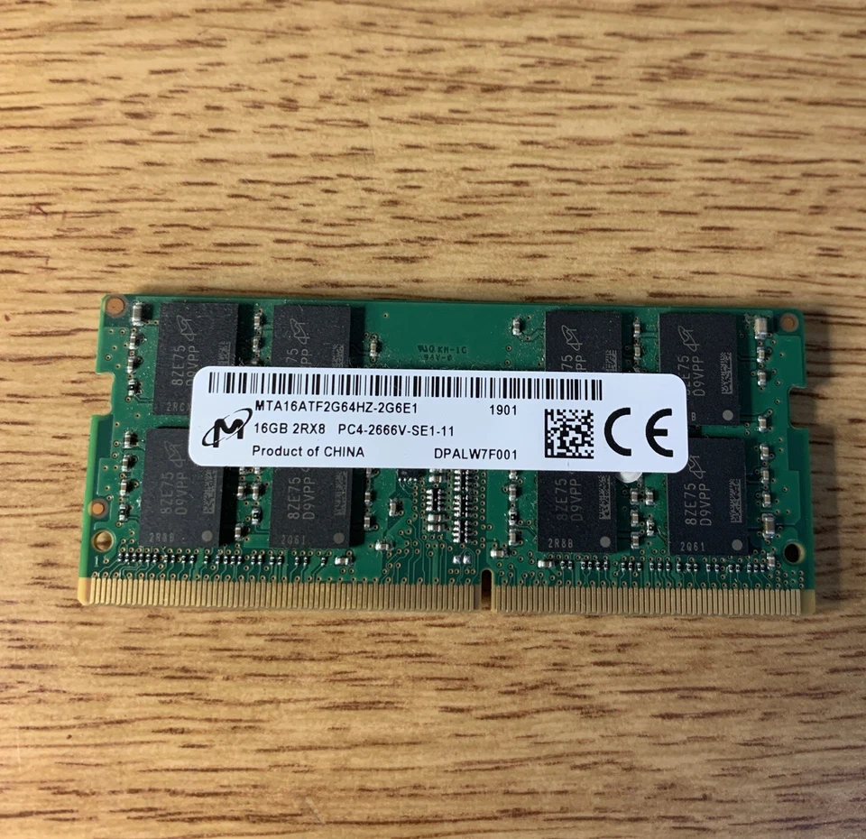 MICRON 16GB 2RX8 PC4 2666V-SE1-11 MTA16ATF2G64HZ-2G6E1 - Immagine 1 di 1