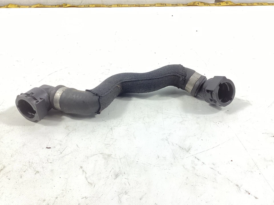 BMW 550i 650I XDRIVE 2012-2016 - Manguera de tubo de refrigerante de agua del motor OEM. Foto 1 de 4
