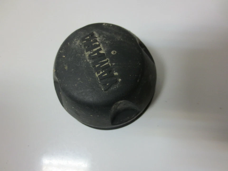 Yamaha Kodiak 400 2001 2x2 ATV usado OEM cubierta de tapacubos antipolvo de una rueda  Foto 1 de 1