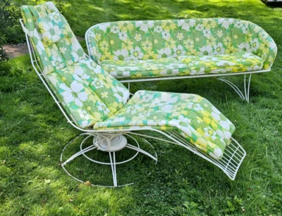 SILLÓN Y SOFÁ DE PLÁTANO DE ALAMBRE DE MEDIADOS DE SIGLO DE COLECCIÓN COJINES CON FLORES HOMECREST Foto 1 de 4