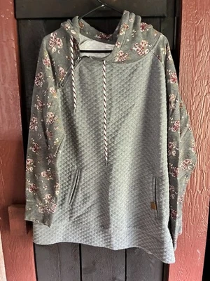 Maurices Quilted Floral Hoodie Women's Size 2X - Image 1 of 4