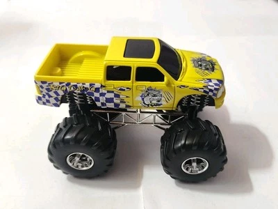 Monster Jam 2002 Hot Wheels escala 1:64 • Big Dawg #22 base metálica/pequeño Ty11 Foto 1 de 4