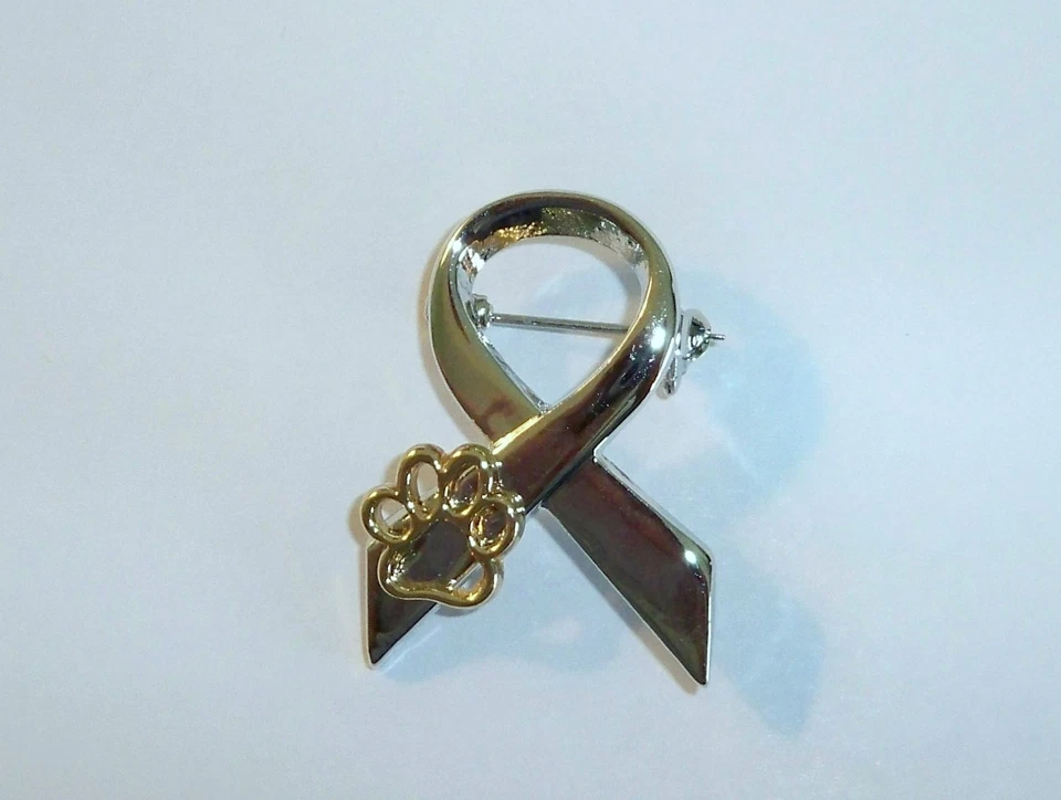 Prendedor Concienciación Crueldad Animal Tono Plata con Pata Tono Dorado NUEVO en Paquete Original Foto 1 de 1