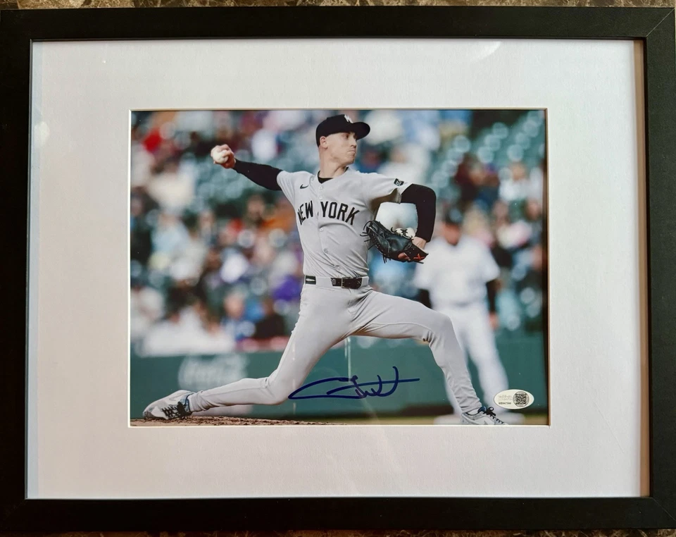 FOTO 8x11 firmada por Luke Weaver de los Yankees de Nueva York en marco de 12x16 ¡TESTIGO JSA! Foto 1 de 1