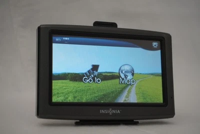 Insignia NS-NAV01 Bundle, Mountable, Portable GPS Navigator (Used, Vintage) - Image 1 of 4
