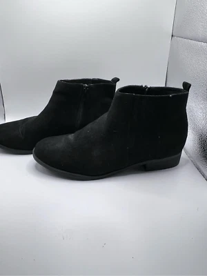 David Aaron suede ankle boots size 8 - Image 1 of 4