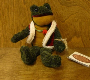 Ganz Cottage by L. Chien #CC11188 HOLIDAY HOPPER Boy FROG, CHRISTMAS NEW/tag - Picture 1 of 3