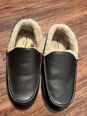 Мужские тапочки Deer Stag Spun для помещений и улицы размер 9 M искусственный мех кожа коричневые - Изображение 1 из 4