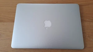 MacBook Air (13-inch, Early 2015) 1.6GHz-i5 8GB RAM 256GB SSD SN: FVFTD4M5H3QF - Afbeelding 1 van 24