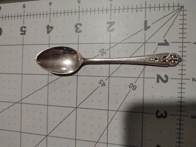 Cuchara pequeña Queen's Lace (Sterling) de INTERNATIONAL SILVER Foto 1 de 3