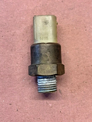 Sensor interruptor de temperatura ventilador radiador refrigerante BMW 328is 96 OEM 96 1996 2,8 Foto 1 de 3