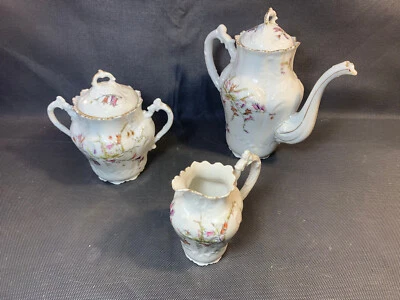 Ancien pièces de service porcelaine de Limoges verseuse + pot à lait + sucrier - Photo 1/4